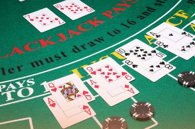 Nắm vững luật chơi Blackjack cơ bản trong 5 phút